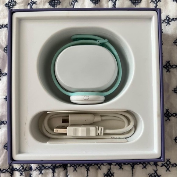 Ava Fertility Bracelet 2.0 - Picture 3 of 3